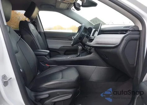 2022 Jeep Compass Latitude Lux 4X4 z USA, uszkodzony, nr VIN 3C4NJDFB1NT231051